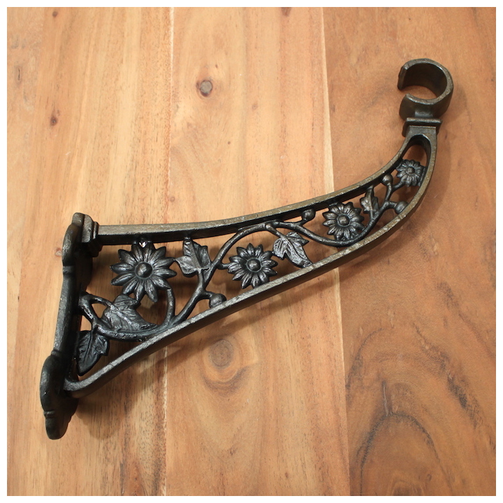 DECORATIVE IRON WALL HANGING BRACKET
