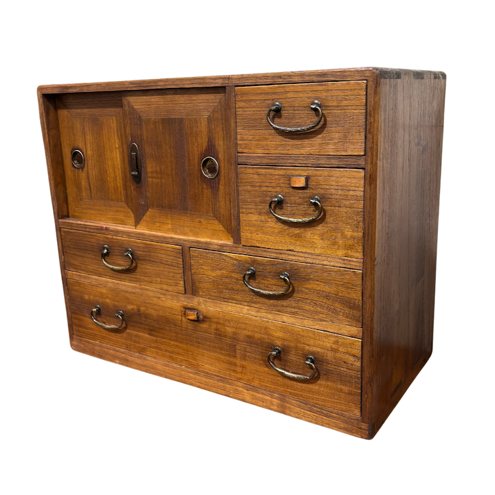 KIRI TANSU
