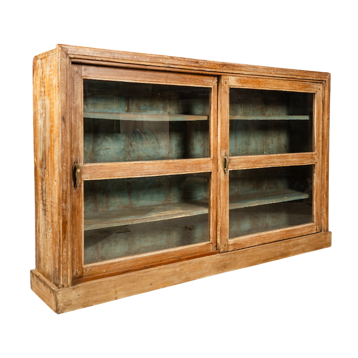 1.57M TEAK SHOWCASE