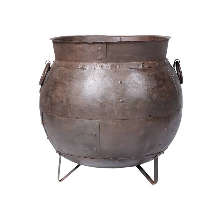 ROUND IRON POT ON LEGS